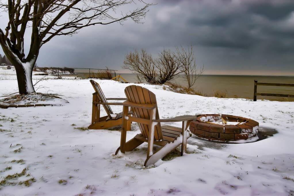 Paradise Point - Waterfront City Getaway Villa Dunnville Exterior photo