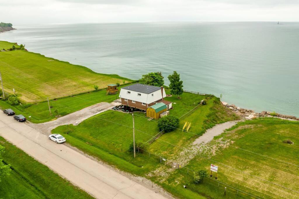 Paradise Point - Waterfront City Getaway Villa Dunnville Exterior photo