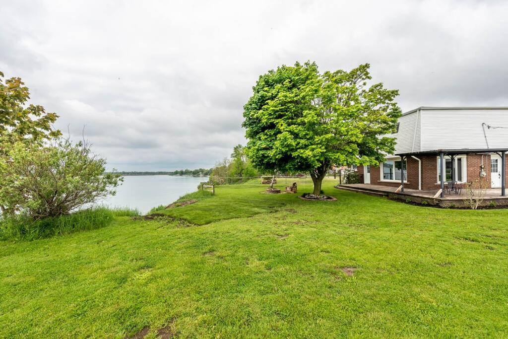 Paradise Point - Waterfront City Getaway Villa Dunnville Exterior photo